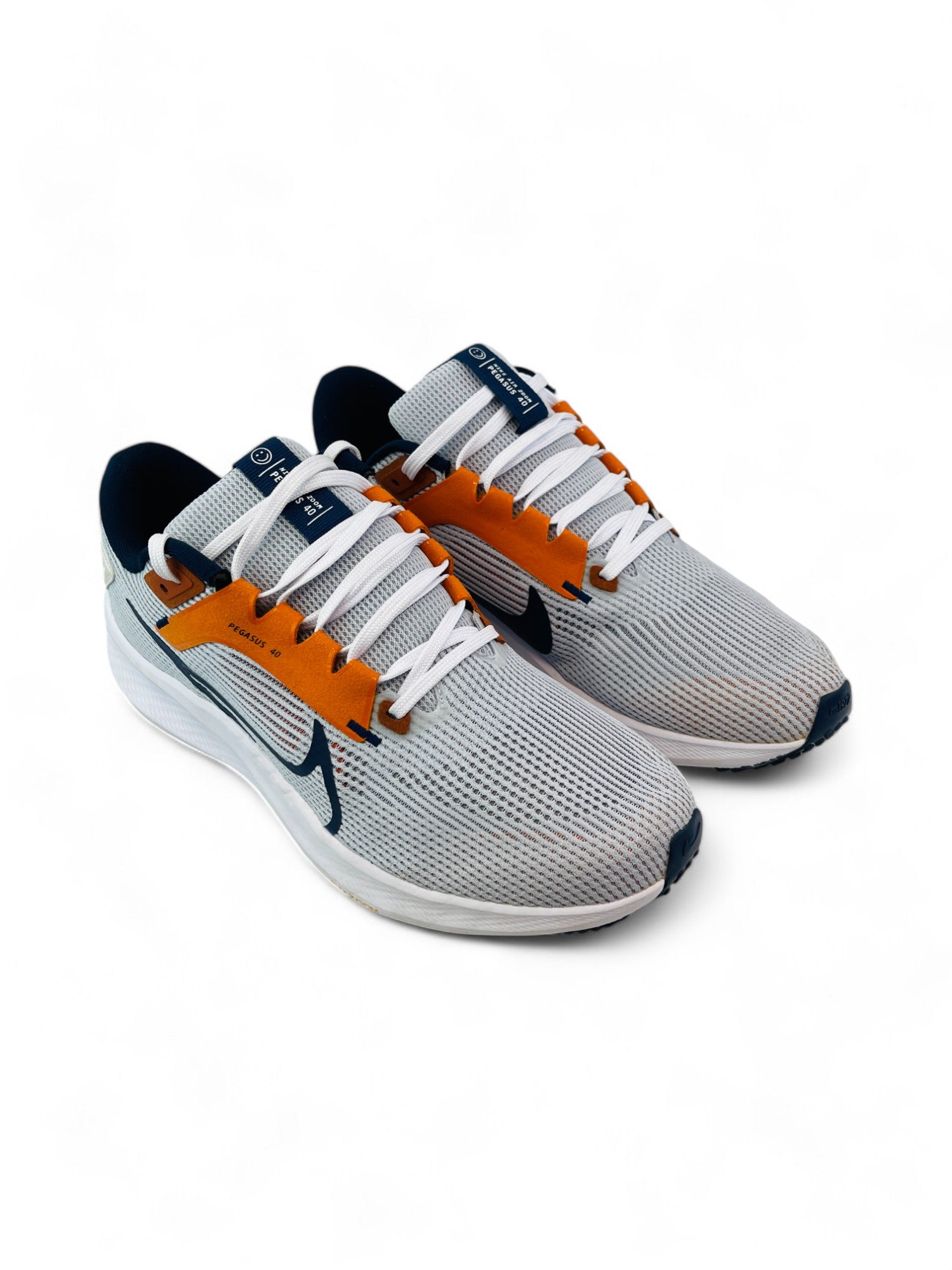 Nike air zoom pegasus 40  (GRAY)